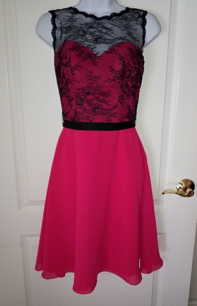 NWT SORELLO VITA HOT PINK WITH BLK LACE A LINE SZ8